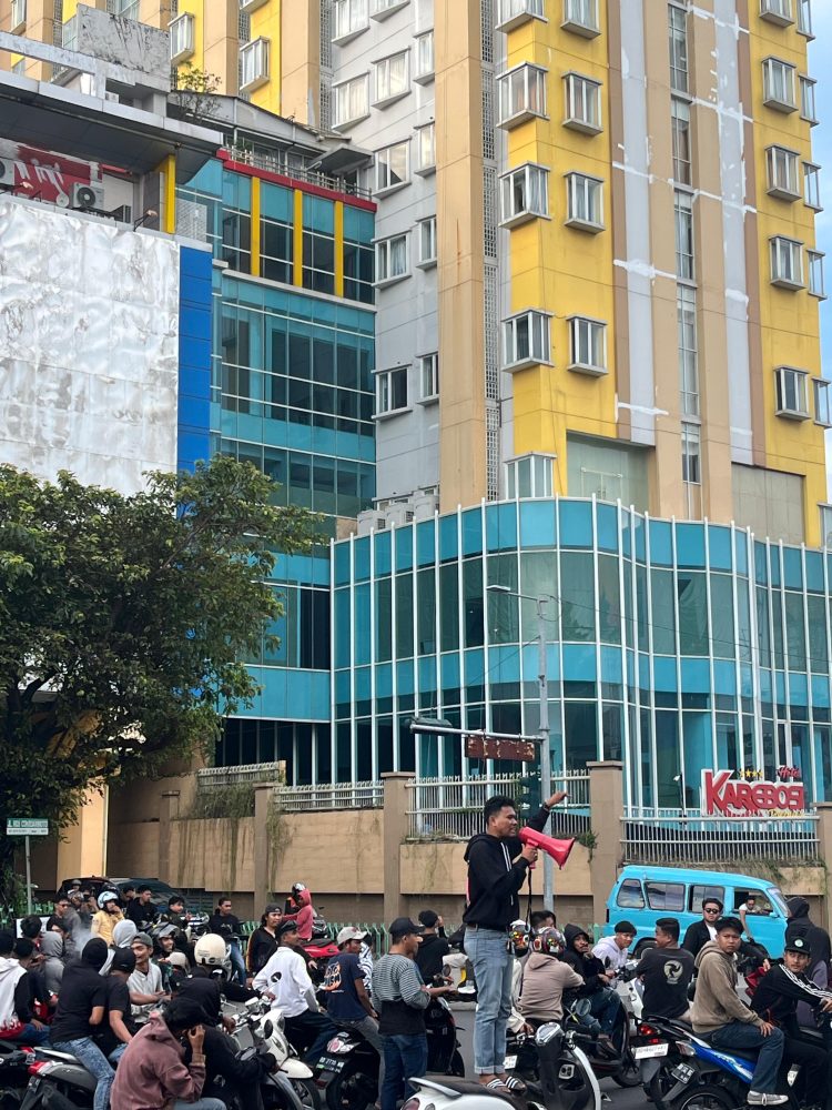 The Legend 120 Seruduk Kanwil Bea Cukai Sulsel dan Berikan Edukasi Jalanan Terkait Peredaran Rokok Ilegal