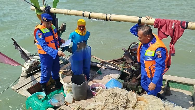 Satpolair Polresta Cirebon Gelar KRYD Patroli Laut