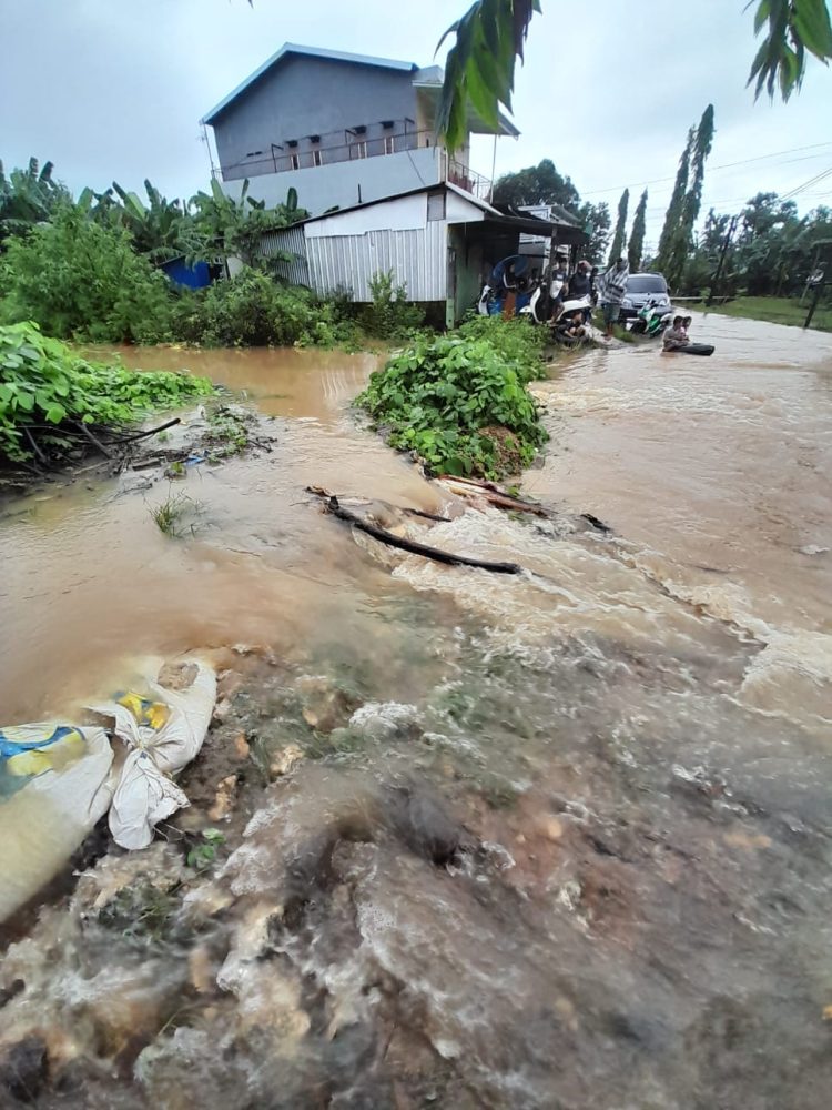 Lembaga PHLH Desak Pemkab Maros Atasi Banjir di Jalan Poros Veteran