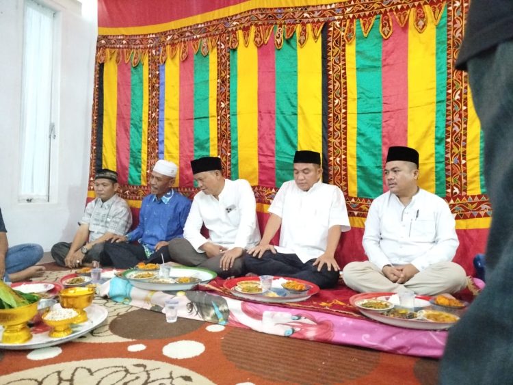 Anggota DPRK Aceh Singkil Mursal ZA Malau Gelar Peusijuk dan Doa Bersama Jelang Keberangkatan Haji