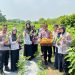Kapolsek Taman Panen Raya Sayur Timun Bersama PKK Sambibulu Dukung Ketahanan Pangan