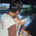 Kisah Menyentuh Seorang Pria Tinggal Bersama Bayi Perempuannya di Bawah Kolong Jembatan