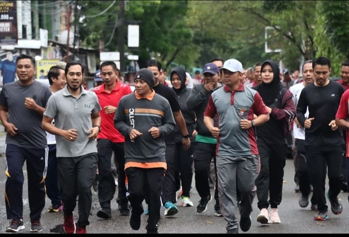 Sehat Bersama Kapolres ,Polres Maros Gelar Olahraga Bersama