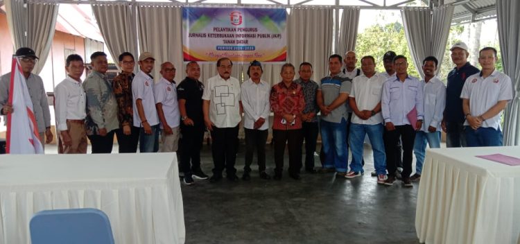 PJKIP Kabupaten Tanah Datar Resmi Dilantik,Ketua Provinsi Tekankan Pentingnya Keterbukaan Informasi Publik