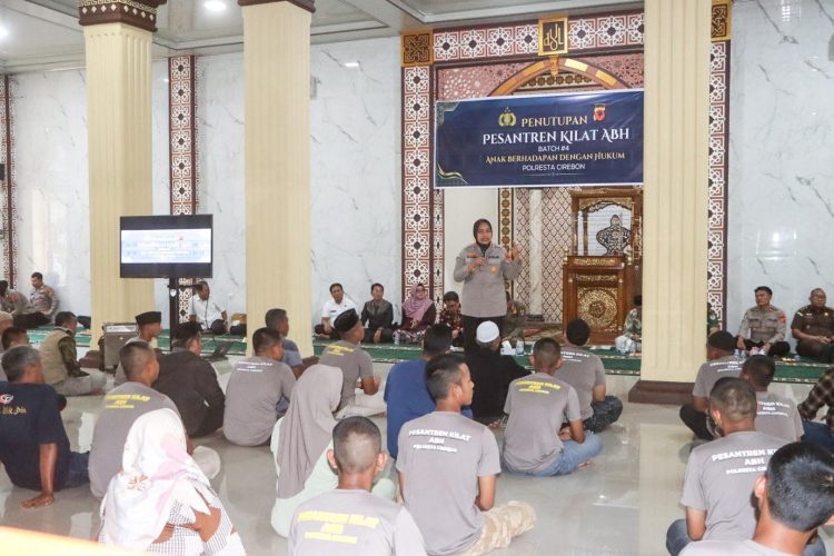 Dari Lembaran Kelam Menuju Cahaya Perubahan: Polresta Cirebon Akhiri Pesantren Kilat ABH Angkatan 4 dengan Bekal Hidup dan Harapan
