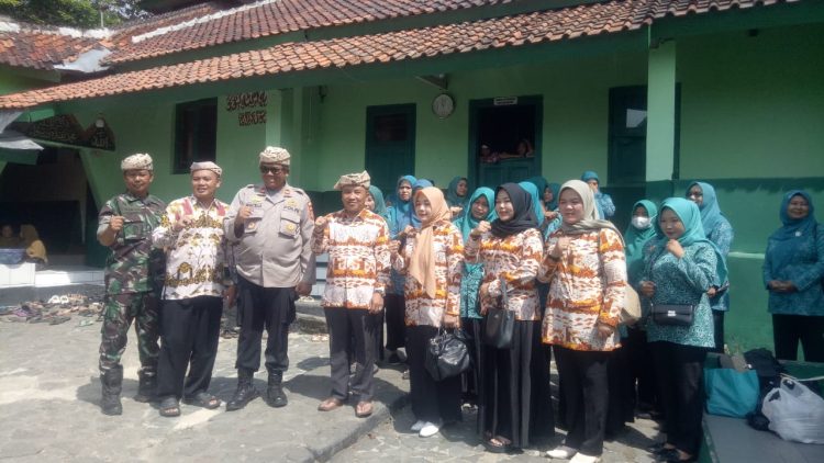 Tradisi Munjung Buyut di Keramat Talun: Wujud Doa dan Restu Leluhur Sambut Festival Talun 2025
