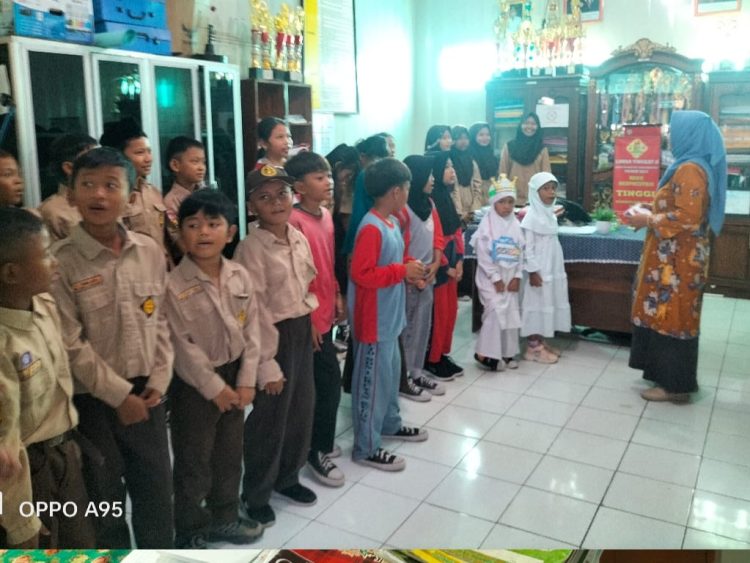 UPTD SDN 1 Eretan Kulon Kandanghaur Berbagi Untuk Siswa Yatim Piatu