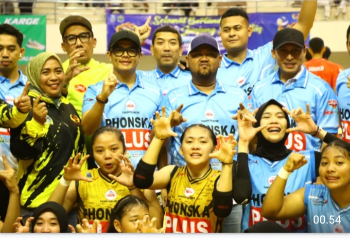 Kapolres Gresik bersama Forkopimda Hadir Langsung, Voli Putri Gresik Juara Porprov IX Jatim Usai Tundukkan Surabaya : Inspirasi