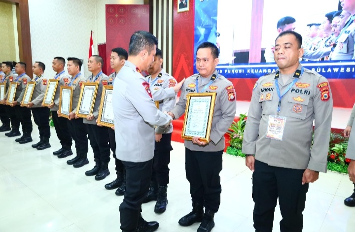 *Raih Indikator Kinerja Pelaksanaan Anggaran Seratus Persen, Polres Maros Terima Penghargaan Kapolda*