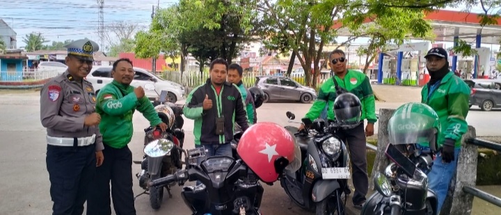 *Polantas Menyapa, Unit Dikyasa Sat Lantas Polres Maros Sosialisasi Ke Komunitas Ojol*