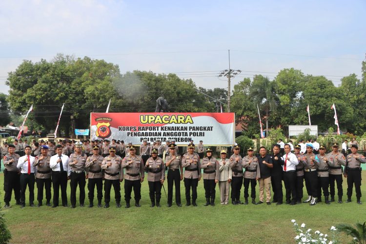 Kapolresta Cirebon Pimpin Upacara Korps Raport Kenaikan Pangkat