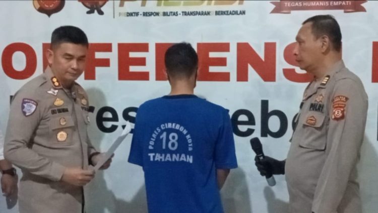 Staf Keuangan PDAM Kota Cirebon Gelapkan Rp 3,7 Miliar untuk Judi dan Trading Polisi Amankan Tersangka