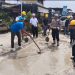 Kolaborasi DPD KNPI Aceh Singkil, PT Socfindo, Dan Polsek Gunung Meriah Tambal Jalan Berlubang Sambut HUT RI ke-80