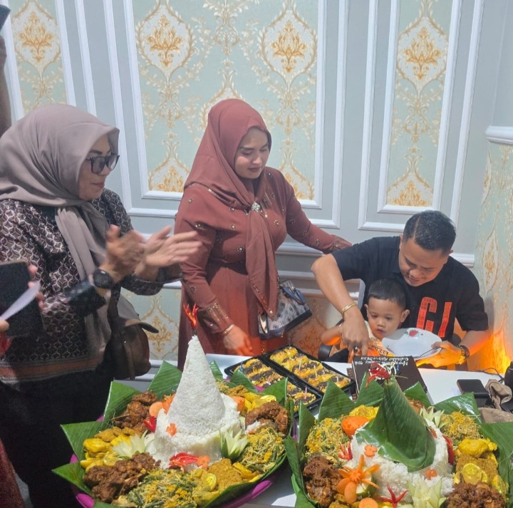 Kontributor Surabaya Ucapkan Selamat Ulang Tahun Kepada Ketum AMI