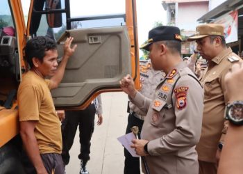 Kapolres Maros Dan Bupati Maros Pantau Langsung Sosialisasi Penertiban Truk Tambang Dan ODOL di Moncongloe